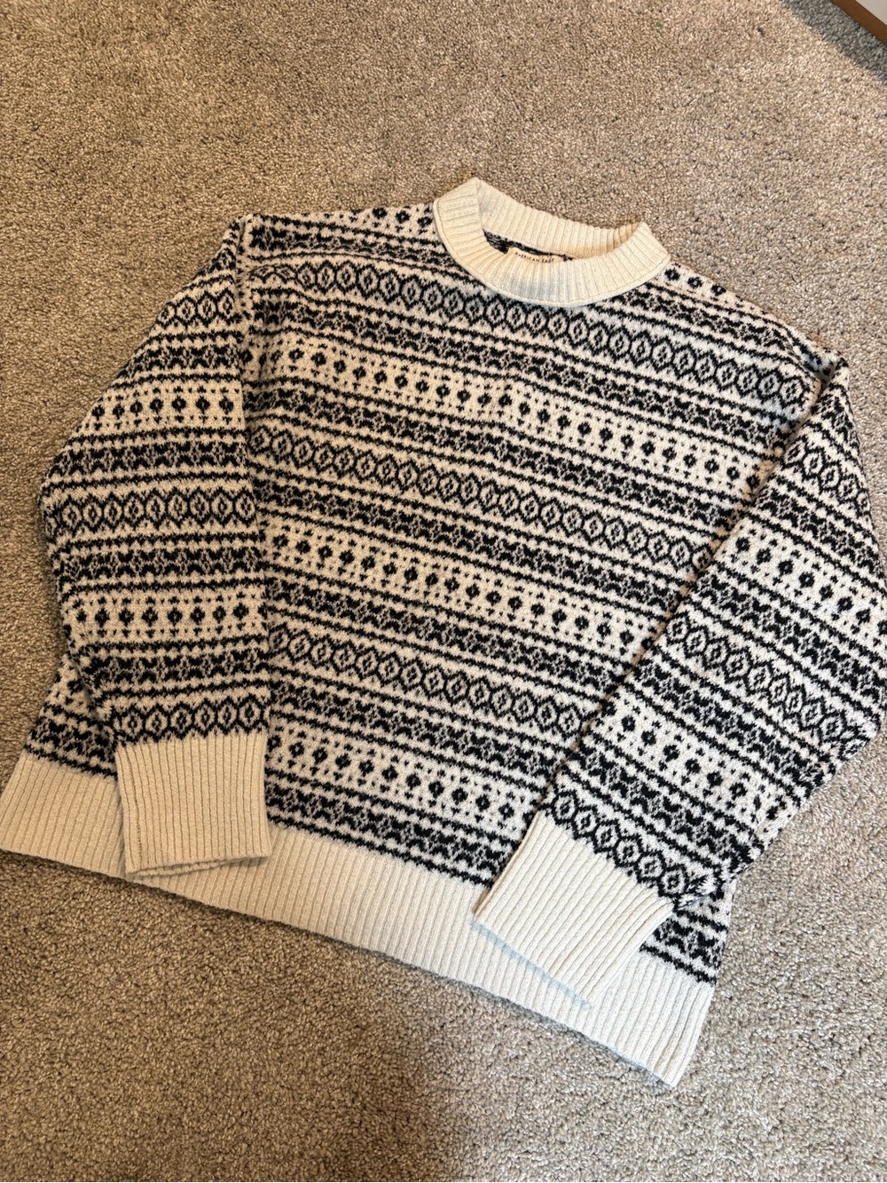 American Eagle Outfitters white and black sweater